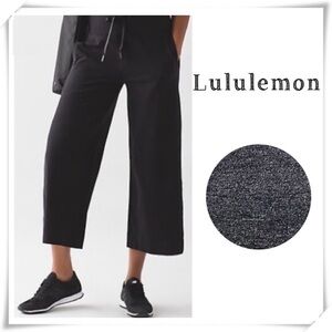 LULULEMON Wide Crop Legs Pants in Dark Gray Size 6